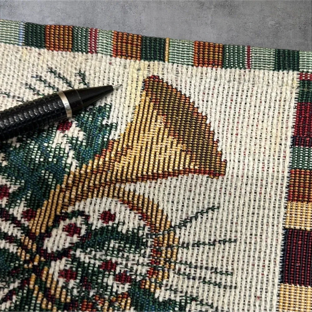 Set of 4 Dillards Holiday Music Placemats Cream Red Green Christmas Plaid